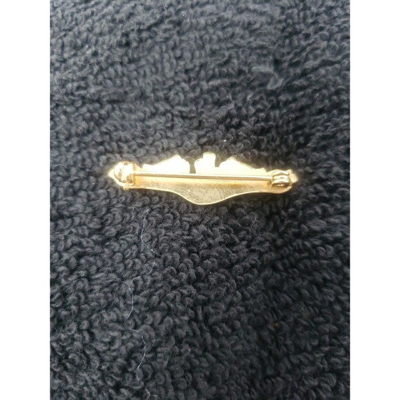 Vintage US Navy Submarine Warfare Insignia Dolphins Pin Gold Tone USN 1960s Tie - Picture 7 of 13